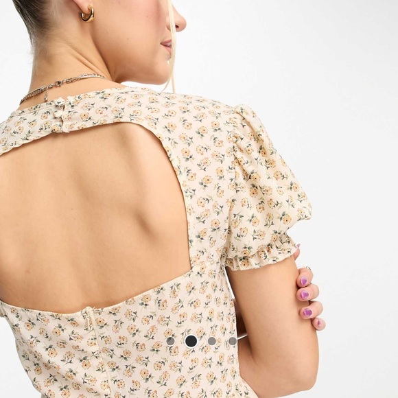 Daisy Street V-neck Midi Tea Dress - Picture 2 of 5